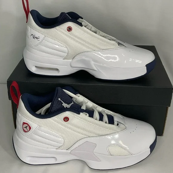 Jordan Max Aura 2 White and Navy Sneakers - size 6y - Picture 7 of 8